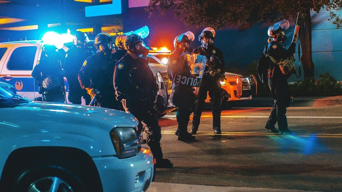 Stovky zkorumpovaných policistů odhaleny. Lidé umělou inteligenci nesnáší, ale prokázala velkou službu jim i státu